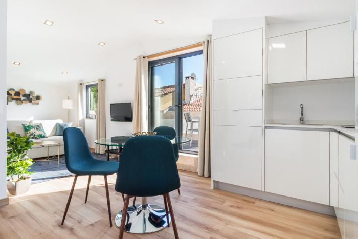 Perfect 1 bed in Chiado with Terrace and Aircon
