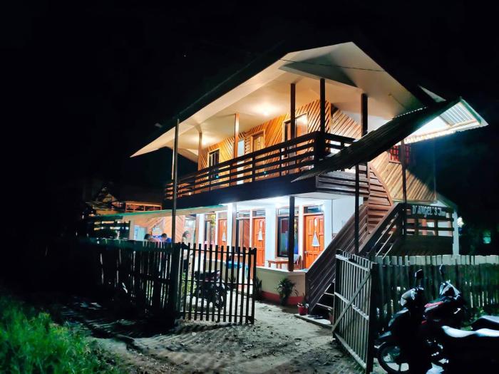 D Angels Inn, Port Barton