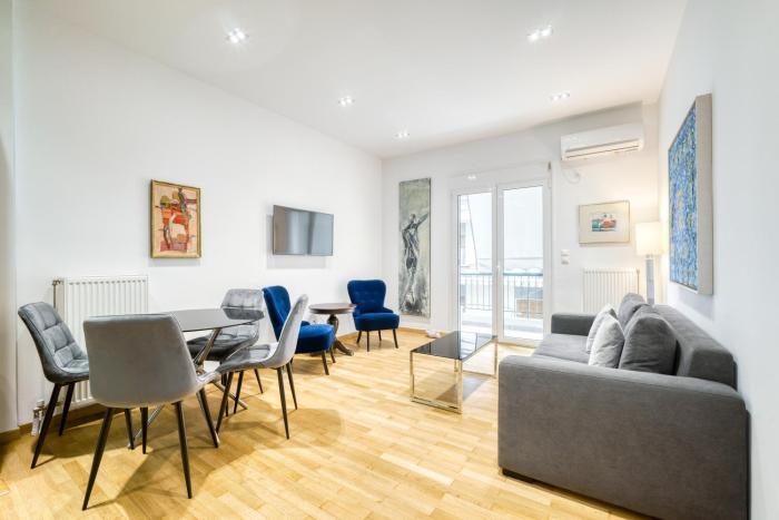 Stylish, Sunny New 2 Bedroom, Prime Central Athens