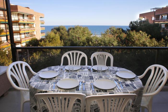 AT177 Pins, dúplex en 1ra línea, con piscina, airco