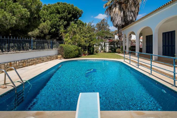 Apartment Castelinho - Pool - Beach - Free Wifi - Air Con