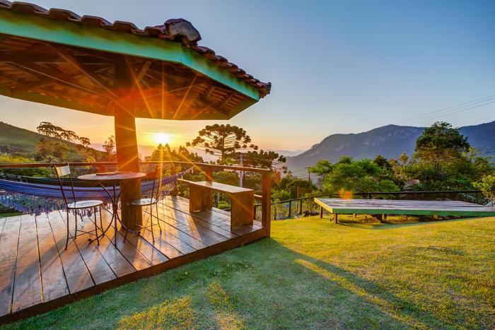 Hospedaria Estação Píccola No quintal da Pedra do Baú