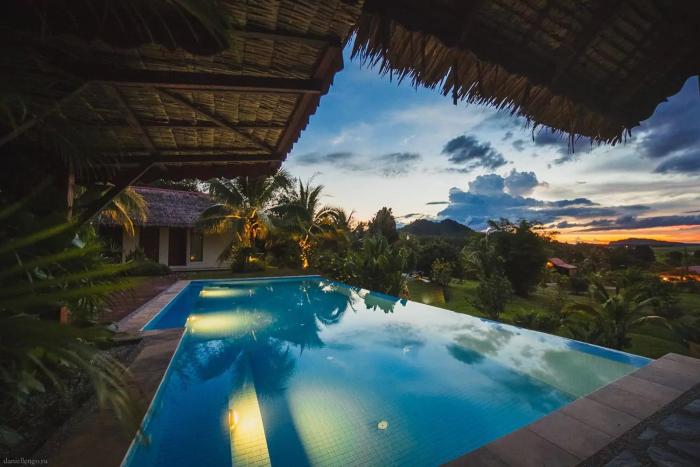 Romantic Tropical Retreat with Sunset & Rice Field Views