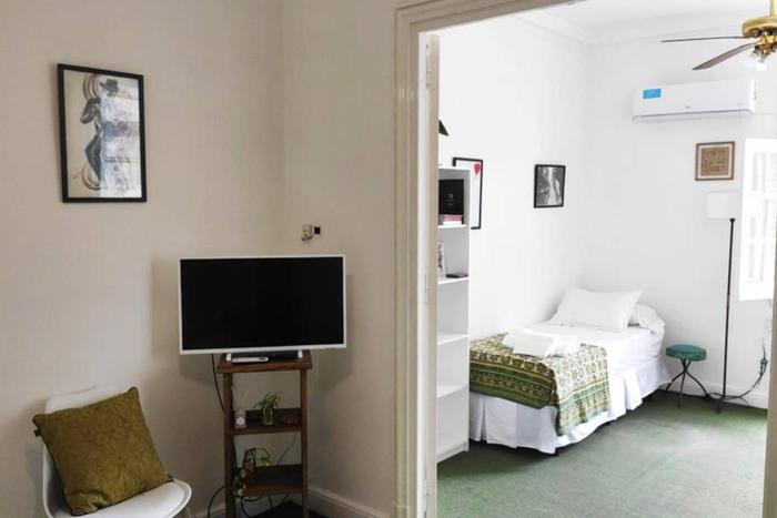 Amplio, tranquilo y muy luminoso departamento de 3 ambientes a metros del Obelisco y del Teatro Colón