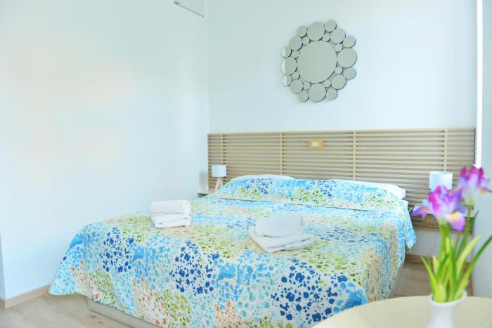 En-suite Iris on Rokova Street - 5 min Walk to the Old Town of Split