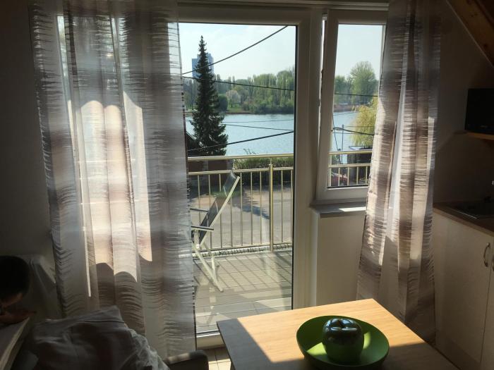 AJO Apartments - Alte Donau Lake or Garden View Balcony Studio - Self-Check-in