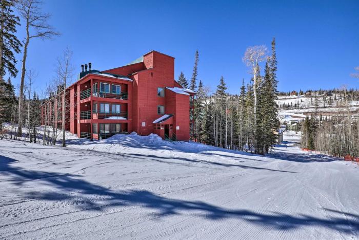 Brian Head Ski-InSki-Out Condo w Resort Perks!