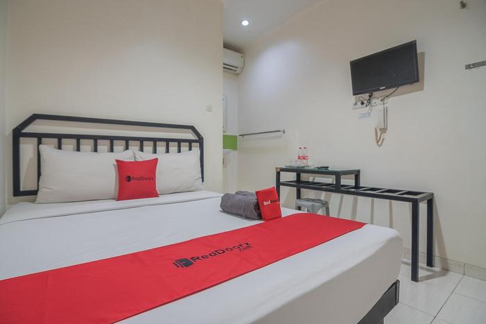 RedDoorz near Nagoya Citywalk Batam 2