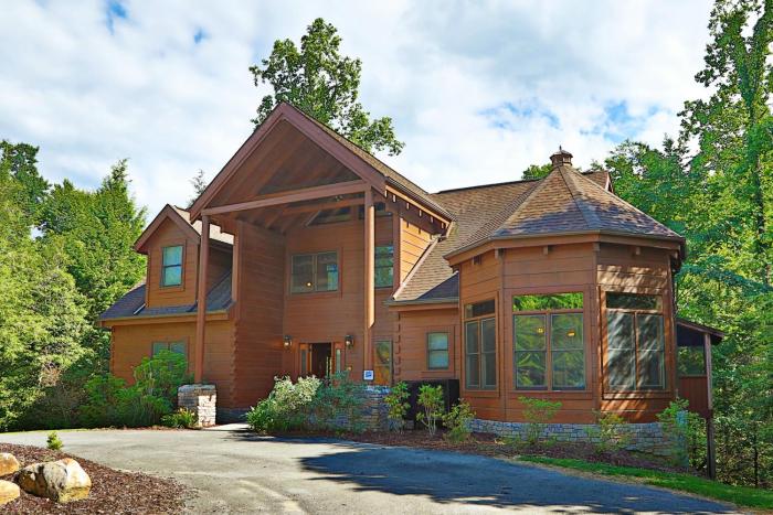 Majestic Manor Cabin