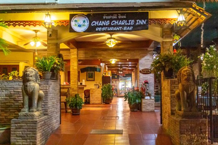 Chang Charlie Inn, Boutique