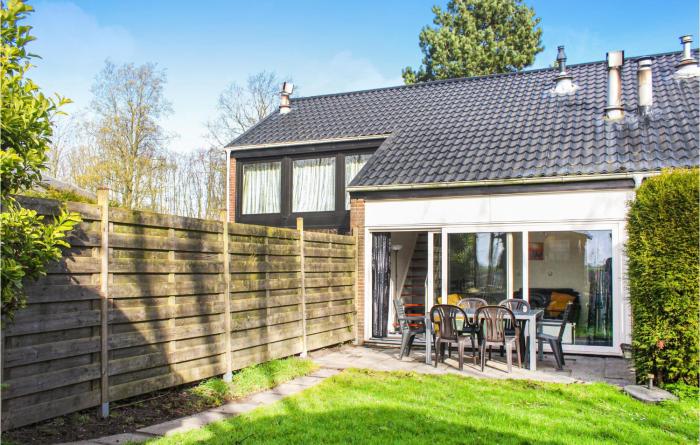 Beautiful Home In Bruinisse With Wifi