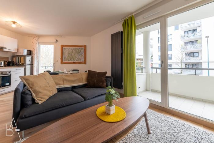 L’Esperluette - 44 sqm apartment with garage & balcony in the city center