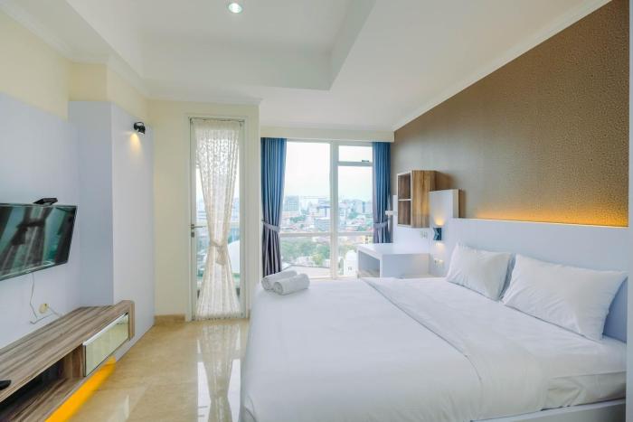 Warm and Cozy Studio at Menteng Park Apartment By Travelio