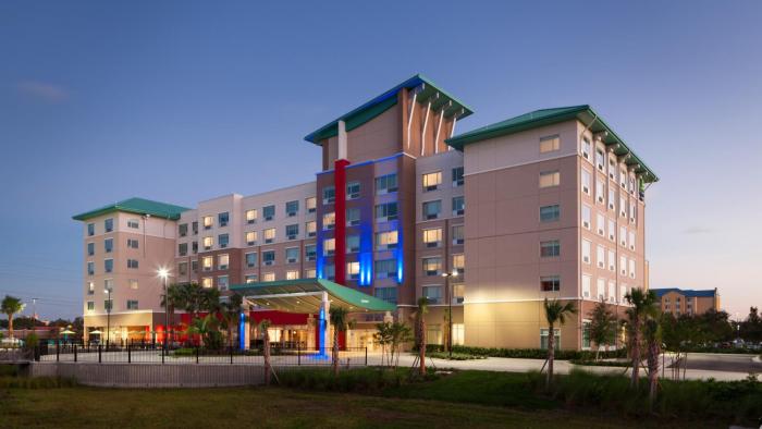Holiday Inn Express & Suites Orlando At SeaWorld by IHG - With Free Shuttle Service to SeaWorld Parks