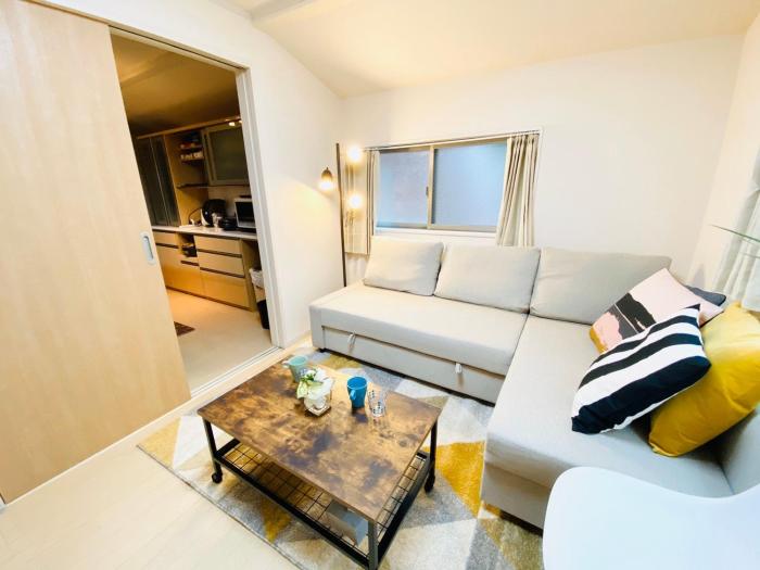 Naotoko Minpaku #HG1 首都高入口迄5分 広々94平米 一戸建て貸切 高速Wi-Fi 無料駐車場付