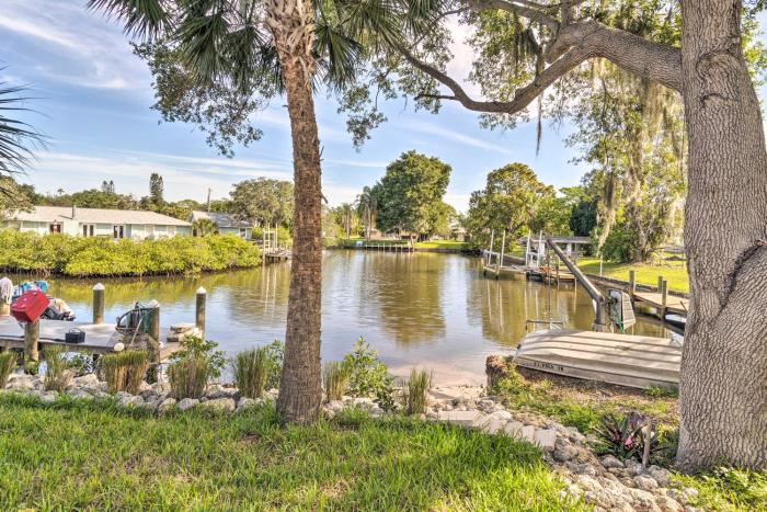 Modern Canalfront Studio Near Nokomis Beach!