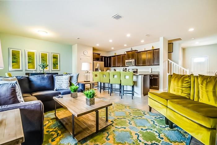 Windsor at Westside: The Lanai King