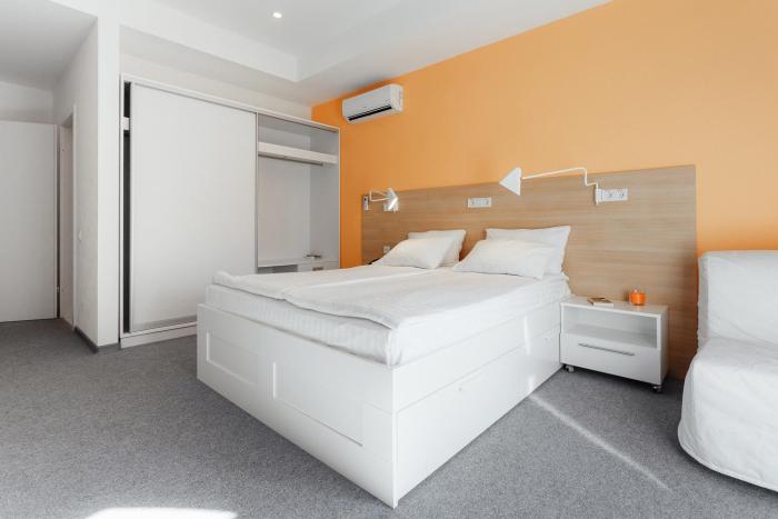 Orange Hotel