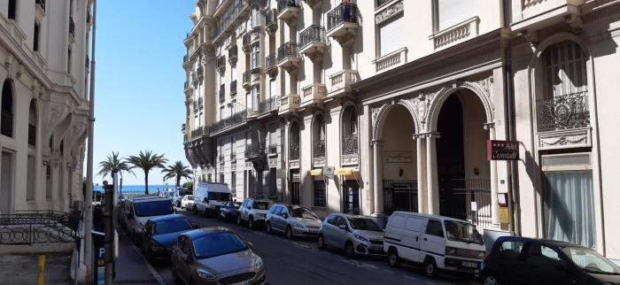 Large beautiful studio near the NEGRESCO HOTEL