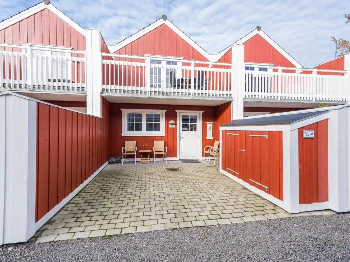 6 person holiday home in Blåvand