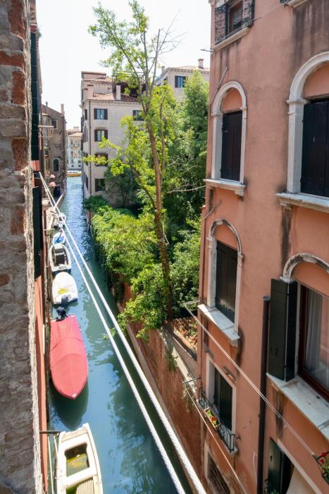 San Polo Canal View Apartments by Wonderful Italy