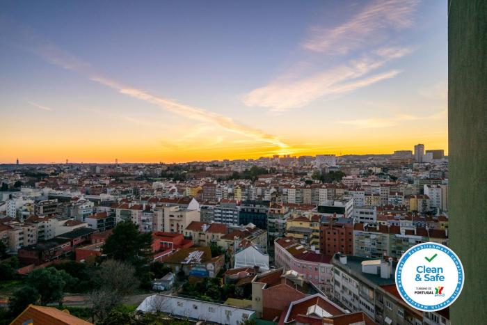 WHome | Anjos Stylish Apartment #10