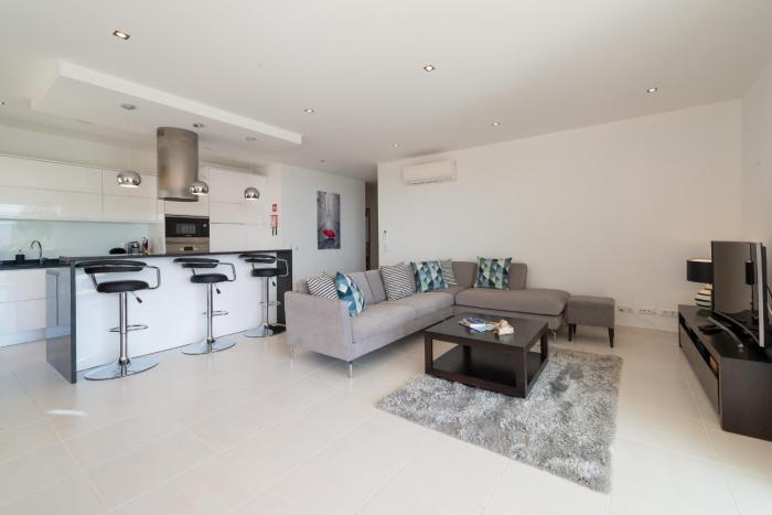 Porto de Mós 85 by Destination Algarve