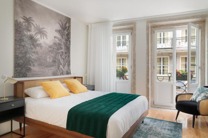 FLORES PLAZA APARTMENT