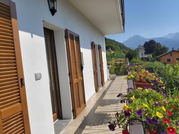 CASA CIMAVILLA con PARCHEGGIO PRIVATO GRATUITO