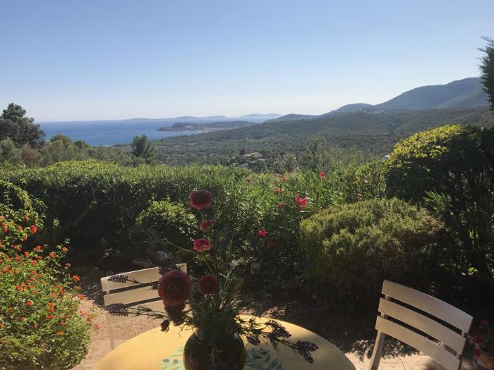Provençal villa with sea views & Mediterranean garden, beaches, Wi-Fi, Air Conditioning