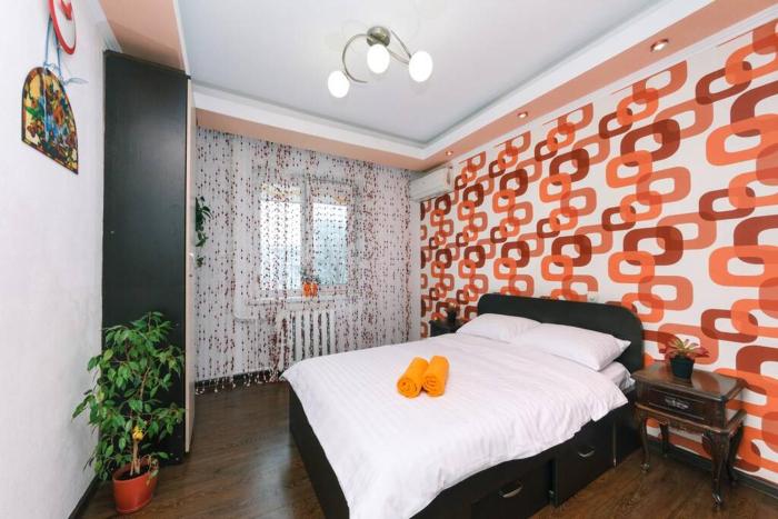Nice two- bedroom apartment in five minutes from metro Minskaya
