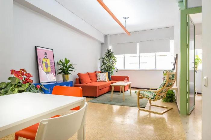 Delfini Home PlakaAcropolis