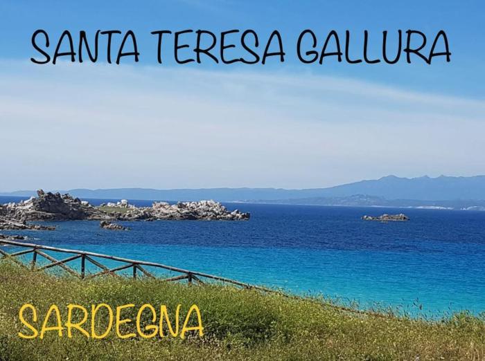 Appartamento AZZURRO con Balcone e panorama sul paese Santa Teresa Gallura