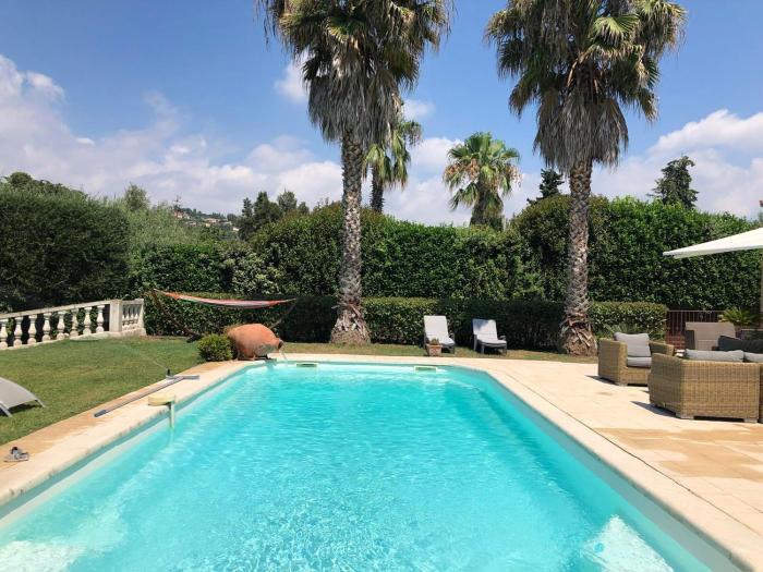 Villa pittoresque à Mougins avec piscine privée.