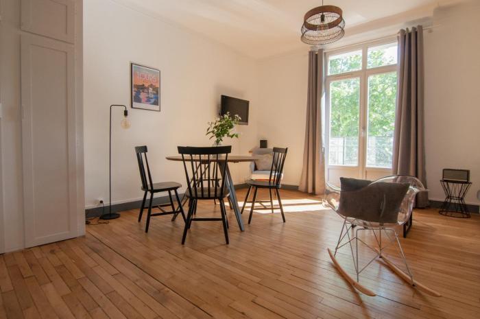 Bel appartement Tours Centre 2 chambres, 6 pers "Pied-à-Tours"