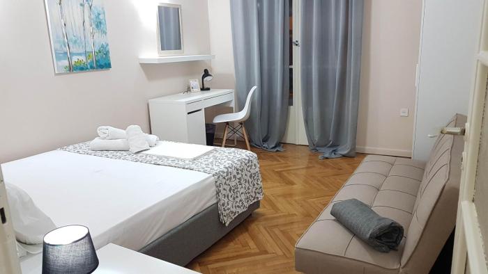 Olive Apartment- Athens Center, 4 BD, 1.5 BATH