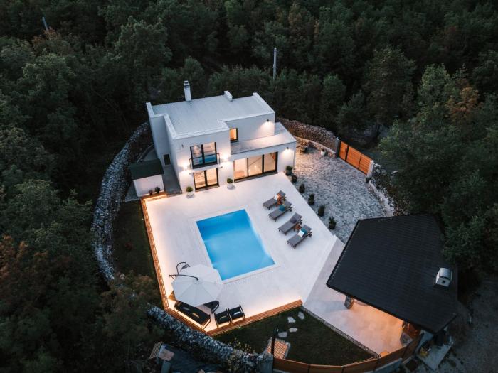Villa Moretto with Private Pool & Jacuzzi - Rijeka area