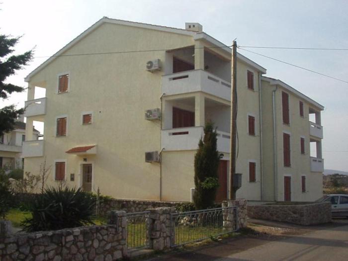 Apartments with a parking space Punat Krk 18285
