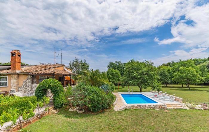 Stunning Home In Valtura With Wifi