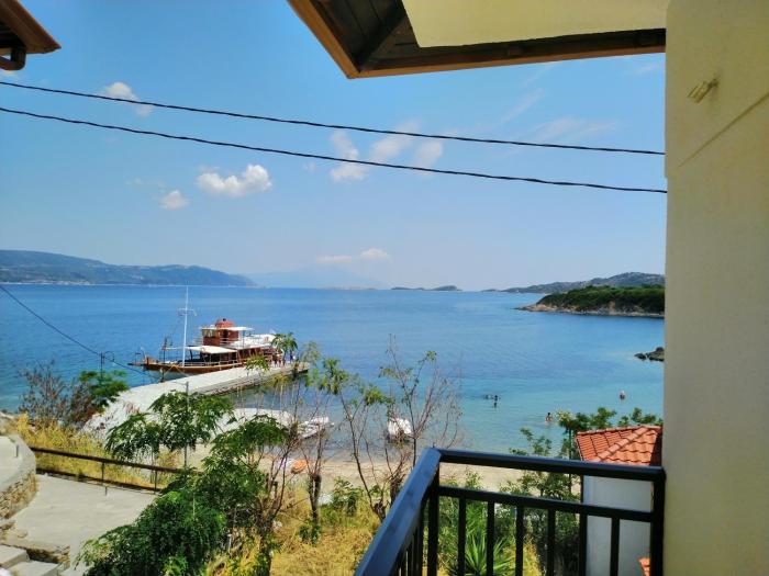 Giannis Apartment 1 by the Sea