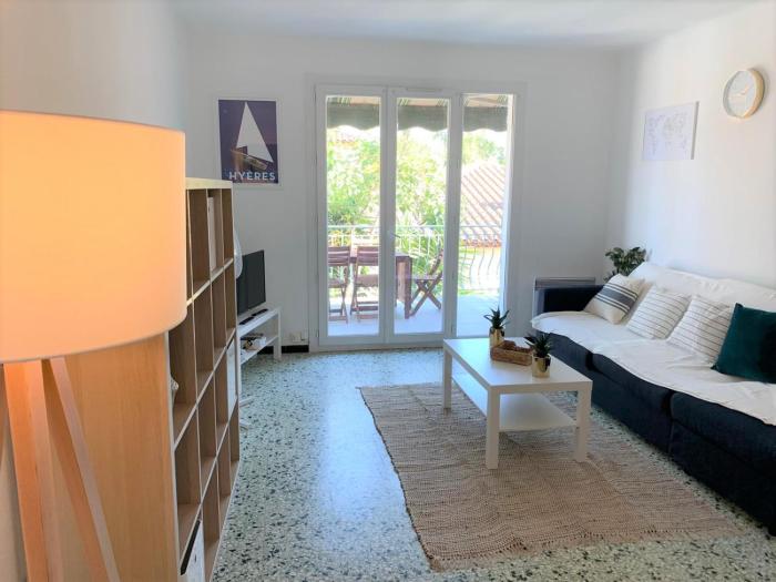 Beaux appartements climatisés - 3 pièces - espaces extérieurs - parking - proche plage