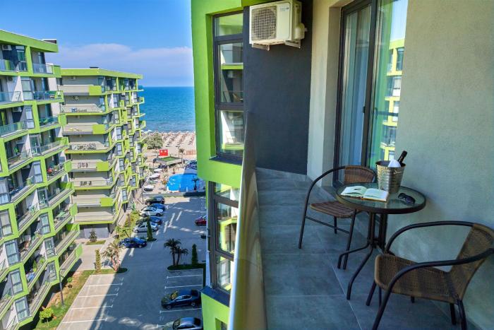 Purple Pearl Apartments Spa n Pool Beach resort