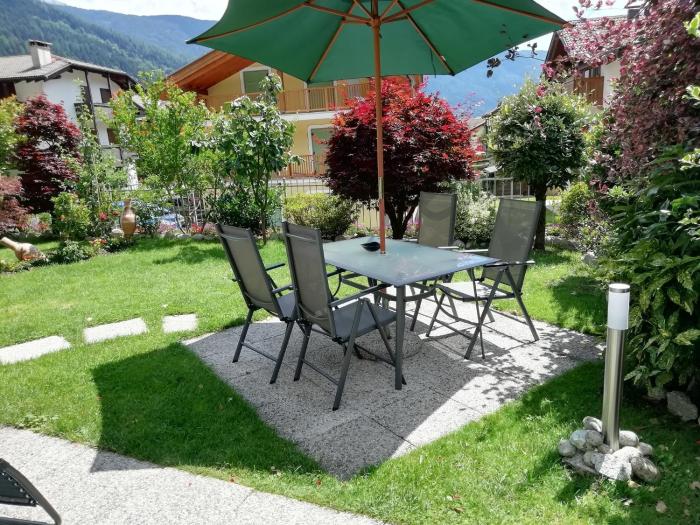 Moderno appartamento con giardino