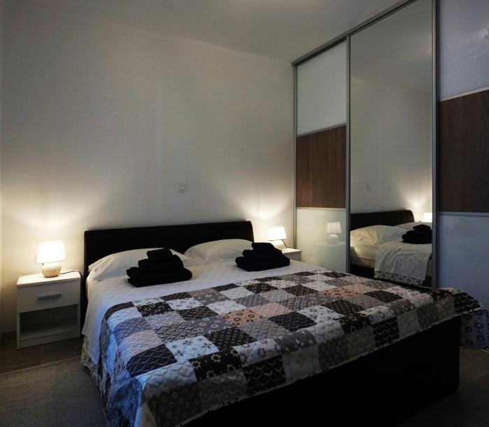 Deluxe Apartment Joia with Balcony on the Beach Bačvice, Free Parking, Old Town, Near Ferry Port