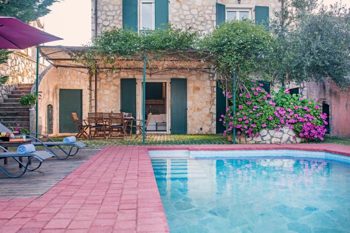 Villa George, Poulades Corfu