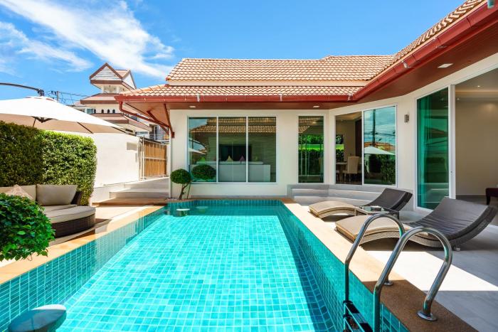 Luxury Pool Villa A14 3BR 6-8 Persons