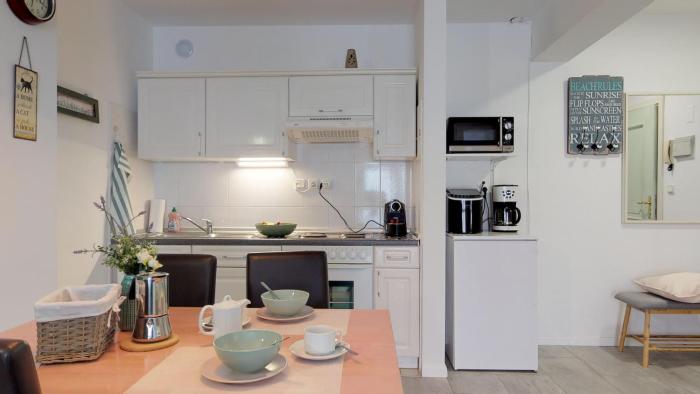 MIRTA apartment by the sea & park