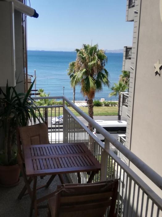 Athens Riviera apt with seaview, 15 to Acropolis