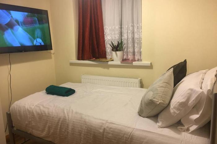 F3 Cosy Single Room (Sandycroft Guest House)