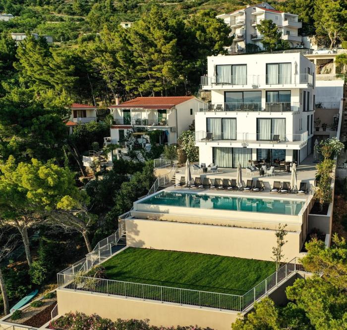 Villa Colomba a luxury villa in Brela, seafront
